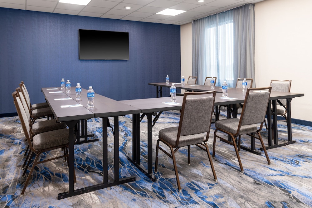 Fairfield by Marriott Inn & Suites Sioux Center - photo 26