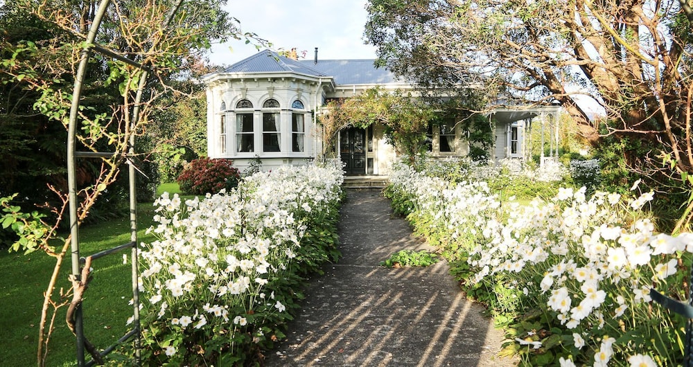 Archer House B&B — 4-Star Luxury Hotel in Westport, New Zealand