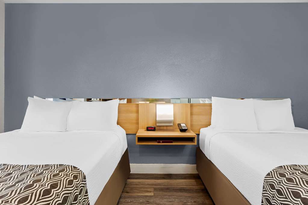 Microtel Inn & Suites by Wyndham Zephyrhills - photo 24