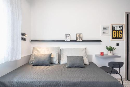 Tiny Apartment in Ilion close to Petroupoli — 4-Star Luxury Hotel in Athens, Greece