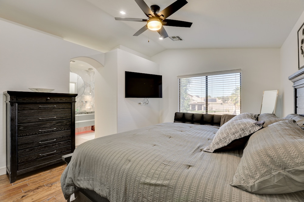 Glendale Home w Fire Pit Near State Farm Stadium - photo 4