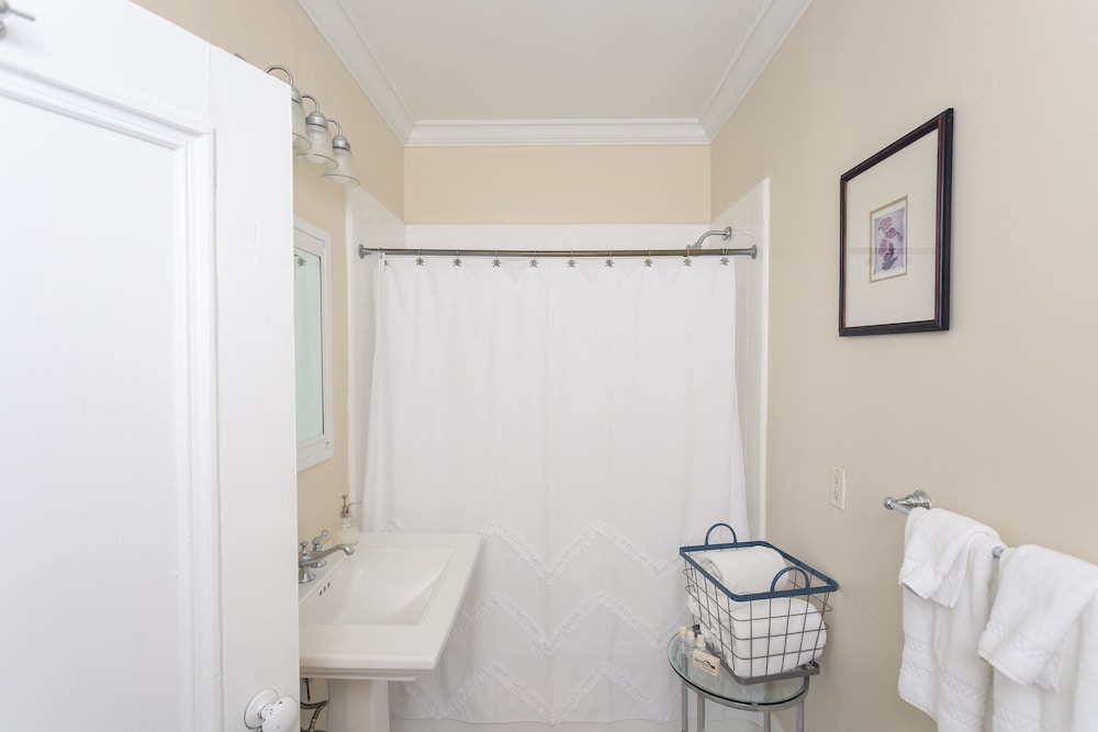 Crabtree's Kittle House Restaurant & Inn - photo 4