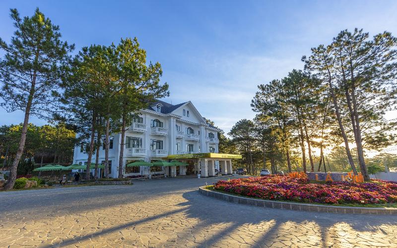 Rung La Kim Resort - carbon neutral hotel in Da Lat