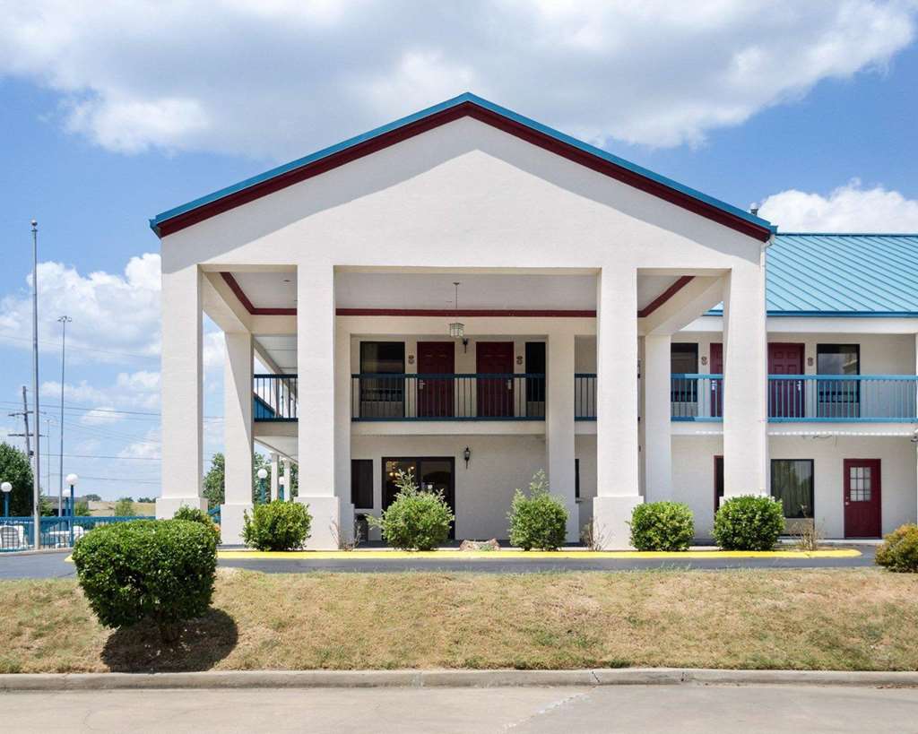 Econo Lodge Canton I 55 - photo 3