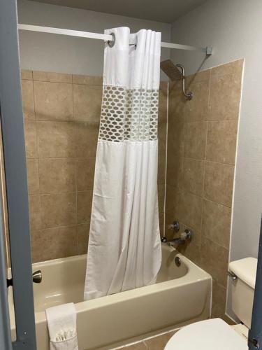 Redbud Inn - photo 23
