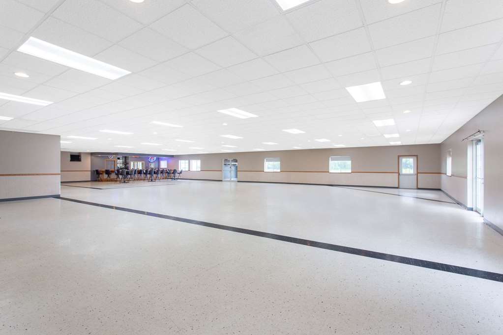 AmericInn by Wyndham Boscobel - photo 32