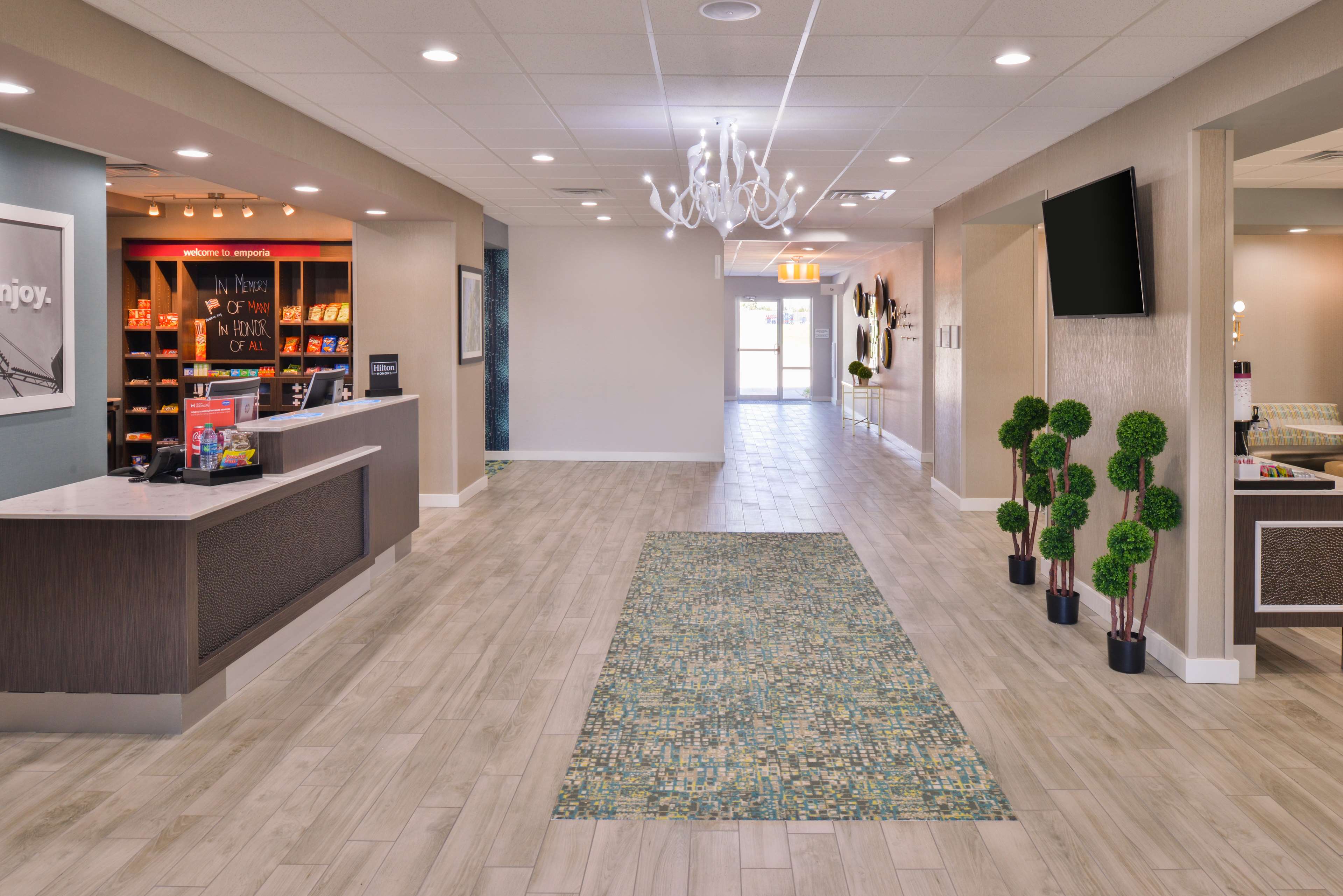 Hampton Inn Emporia - photo 7