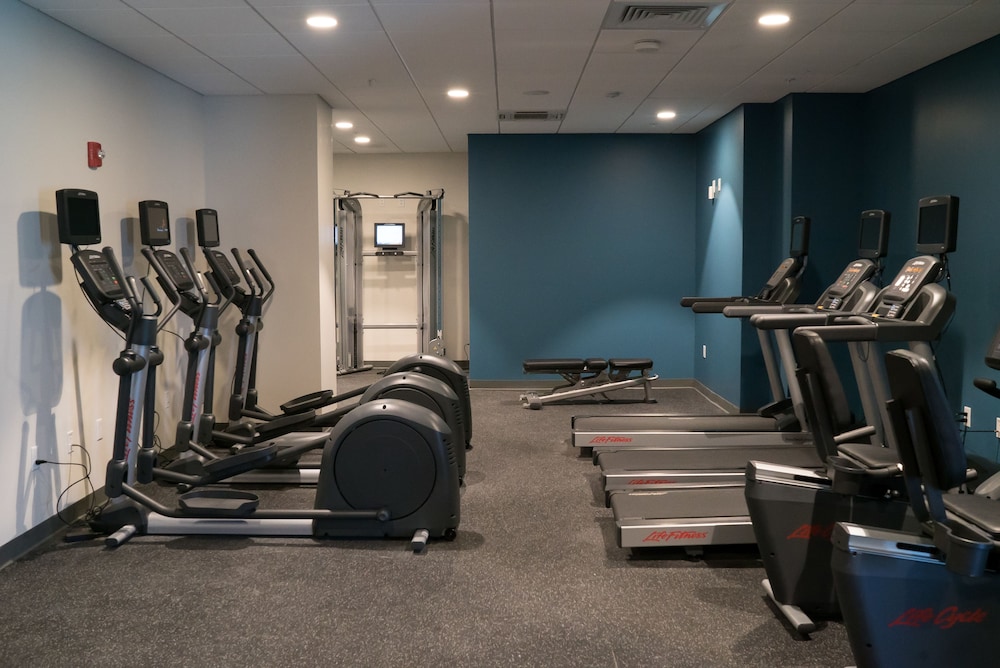Holiday Inn Express & Suites Panama City Beach Beachfront by IHG - photo 54
