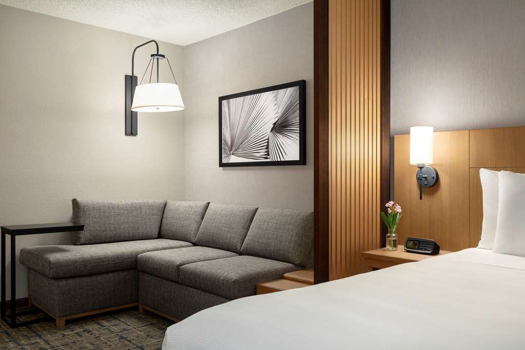 Hyatt Place Tucson Central - photo 10