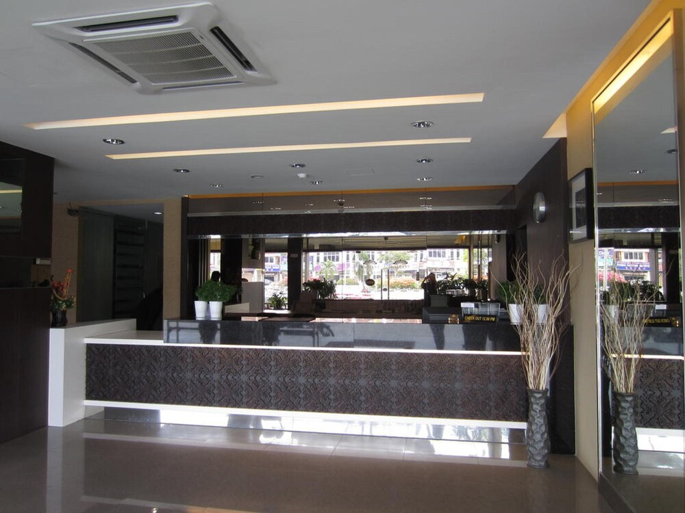 Radiant Hotel — Lumut — photo 3