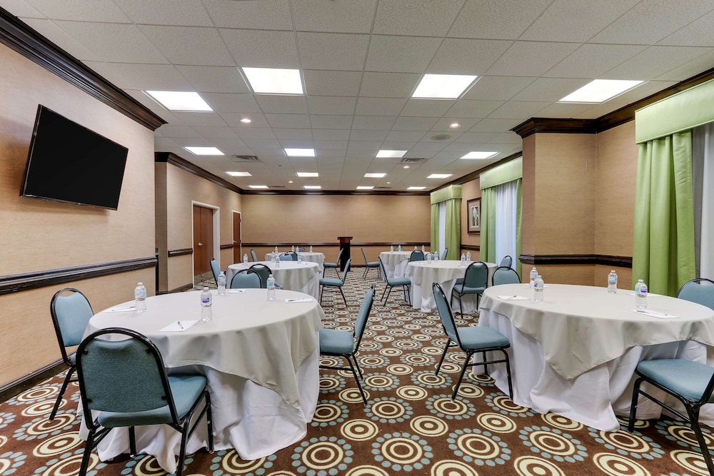 Hampton Inn & Suites Swansboro Near Camp Lejeune - photo 51