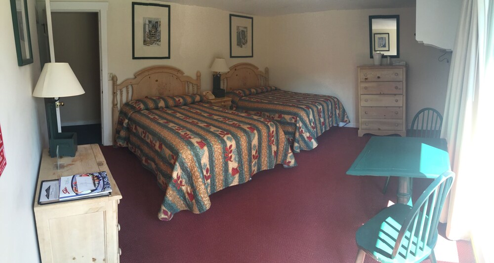 The Mountaineer Inn at Stowe - photo 17