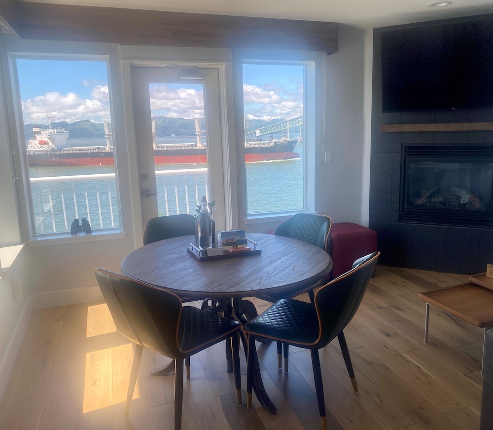 Cannery Pier Hotel & Spa - photo 65