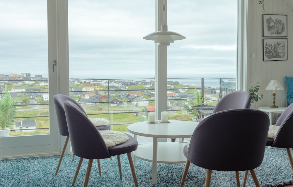 Great 3 BR Loft Apt Views Free Parking — 4-Star Luxury Hotel in Torshavn, Faroe Islands