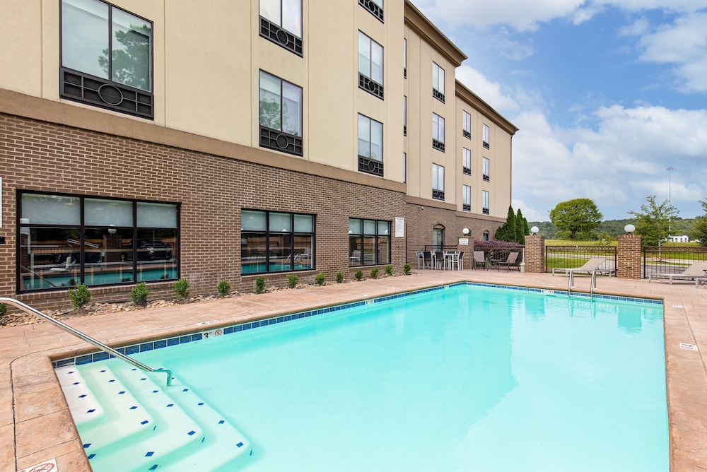 Holiday Inn Express Cleveland Northwest by IHG - photo 18