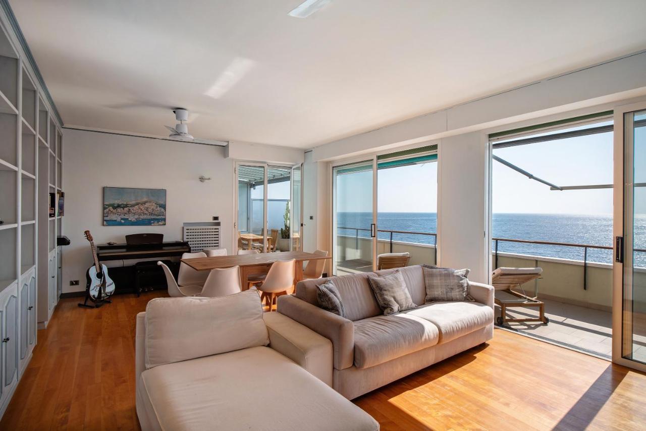 Sea Side Home Sanremo vista mare — 4-Star Luxury Hotel in Ospedaletti, Italy