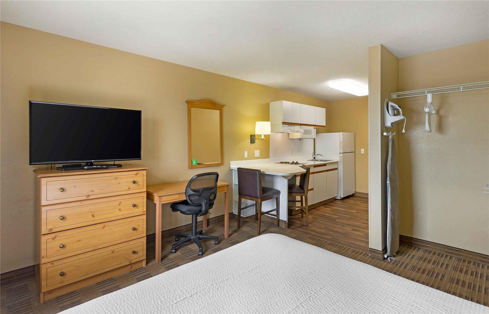 Extended Stay America Suites St Louis Westport Central - photo 14