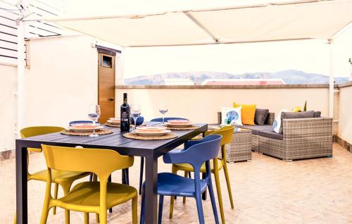 Lovely Apartment In Trappeto With Wifi — 4-Star Luxury Hotel in Trappeto, Italy