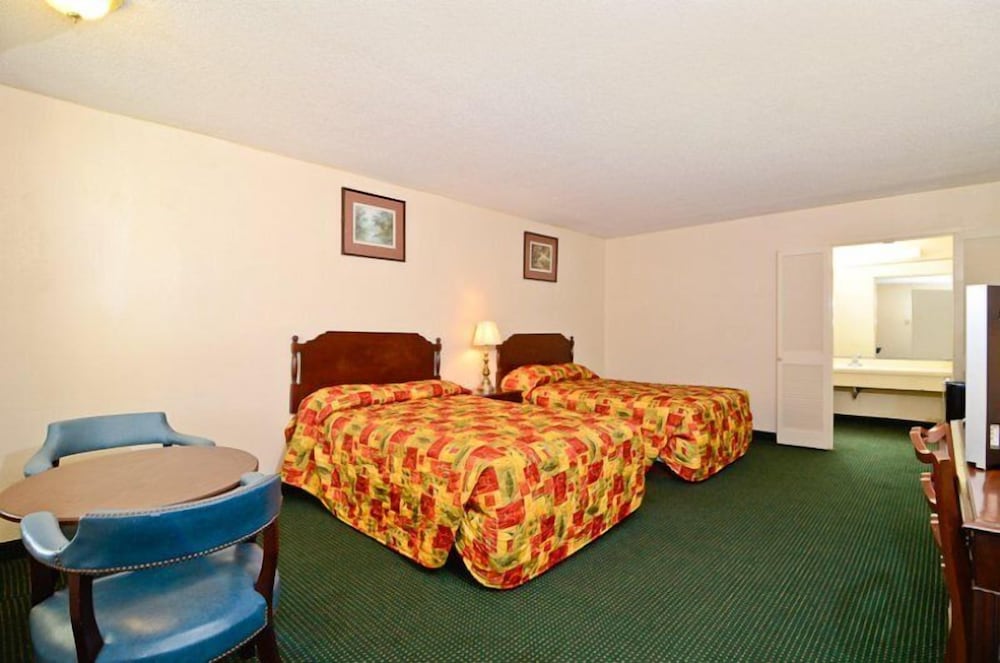 Motel 6 Sandersville GA - photo 25