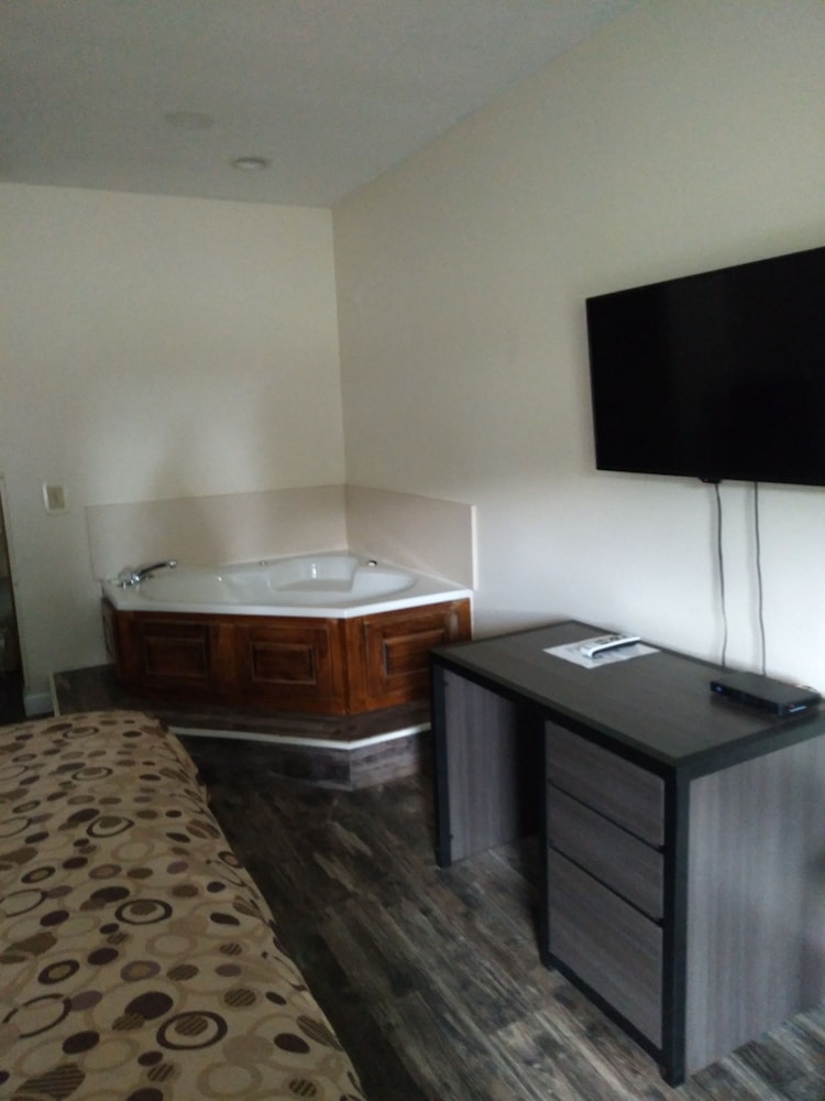 Rocky Creek Inn - photo 10