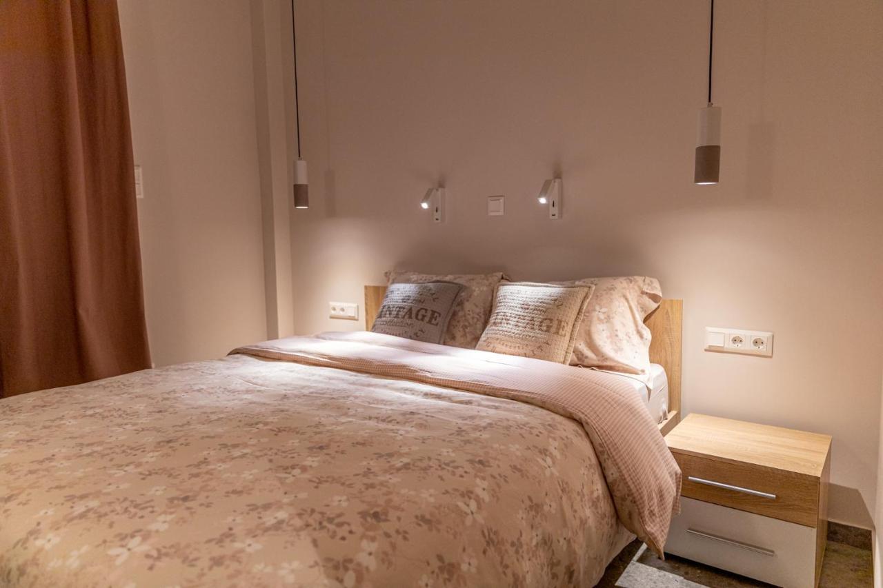 Elegant Apt 5' From Ampelokipi Metro Station — 4-Star Luxury Hotel in Athens, Greece