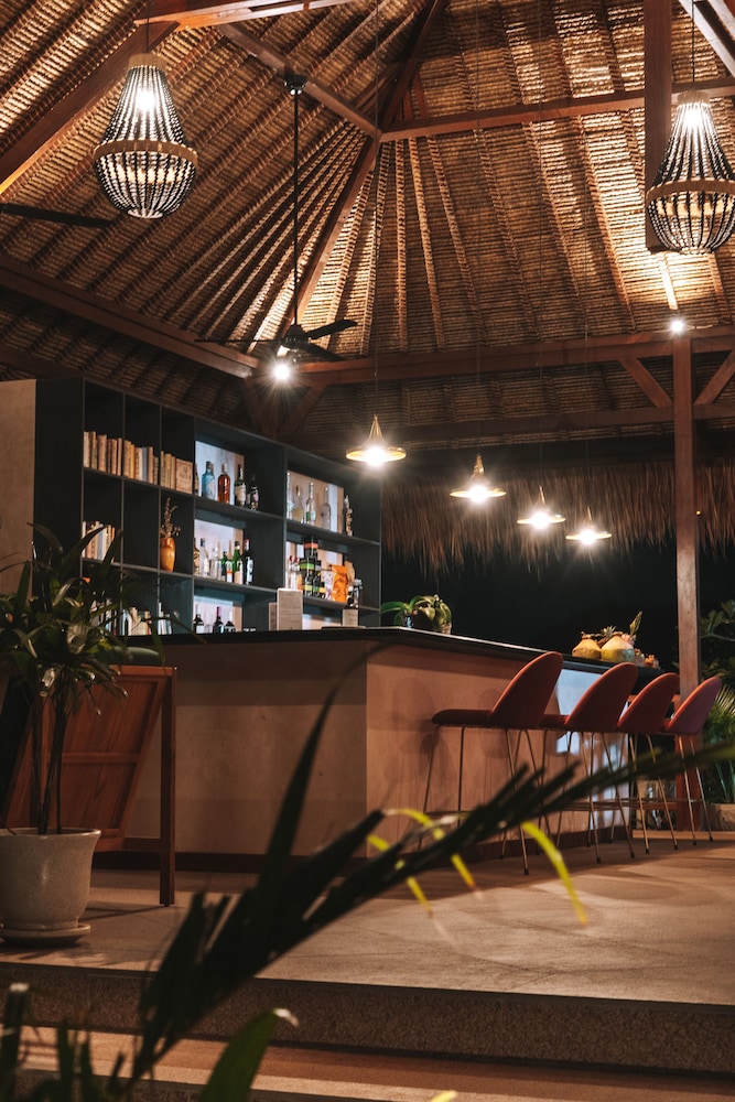 Porter Hotel Surf & Yoga Retreat
