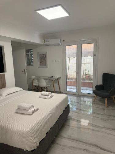 Minimal Modern Apartment — 4-Star Luxury Hotel in Athens, Greece