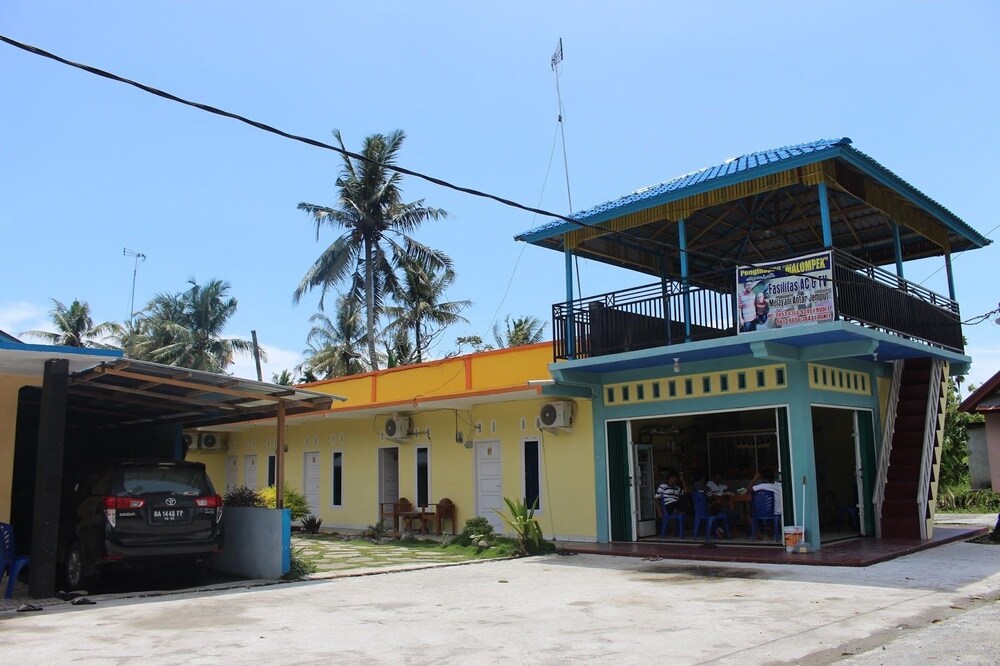 Malompek in Padang, Indonesia