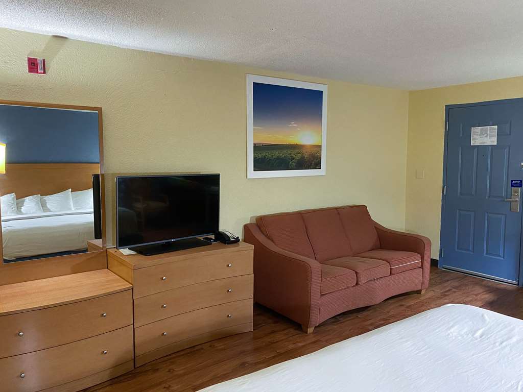 Studio 6 Extended Stay Savannah GA Gateway & I 95 - photo 8