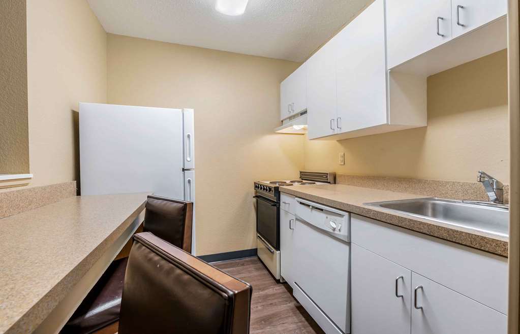 Extended Stay America Suites Evansville East - photo 16
