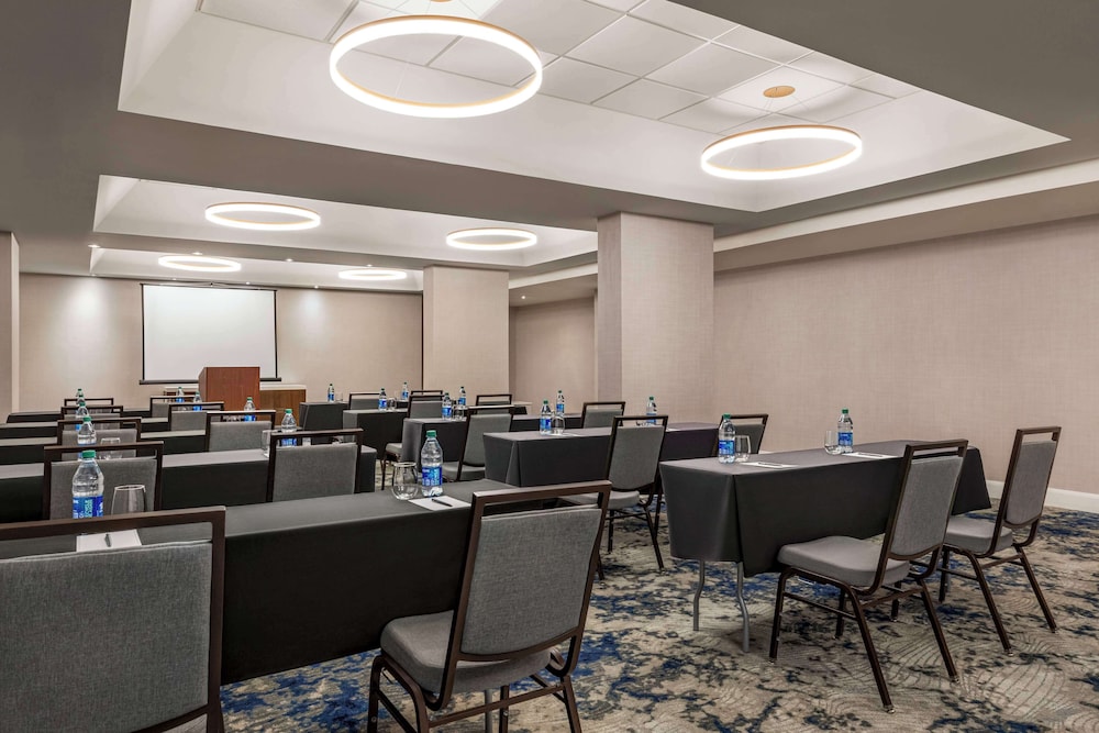 Embassy Suites by Hilton Kansas City Overland Park - photo 50