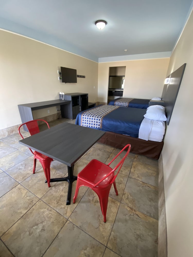 Texas Inn and Suites McAllen at La Plaza Mall and Airport - photo 5