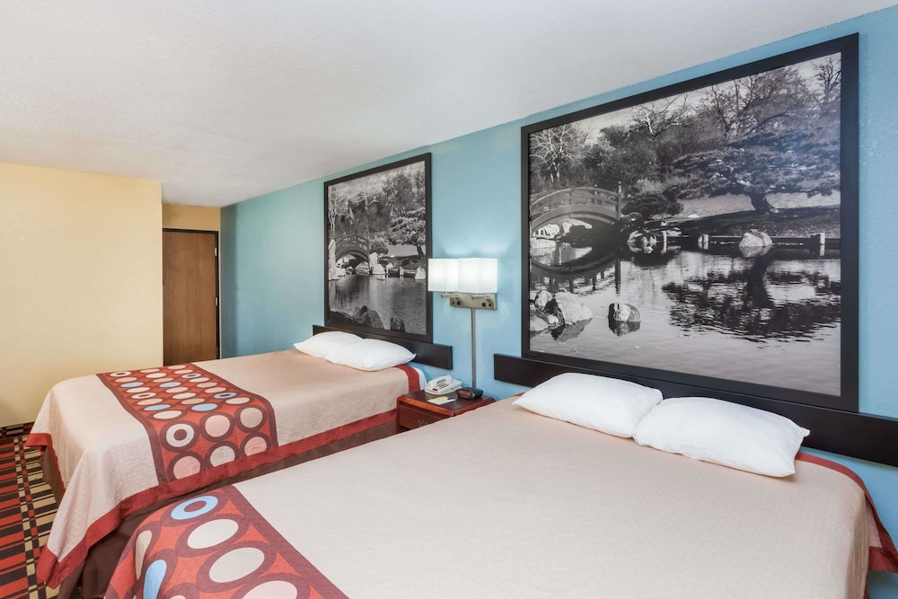 Econo Lodge Chillicothe - photo 13