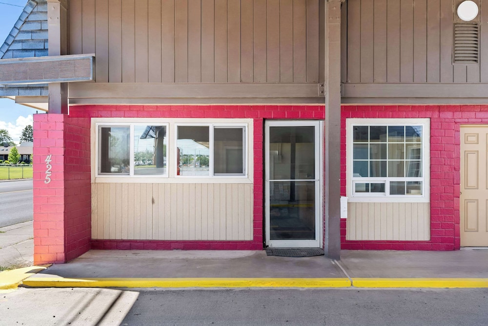 Rodeway Inn Hermiston Umatilla - photo 39
