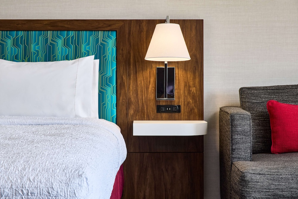 Hampton Inn Massillon - photo 12