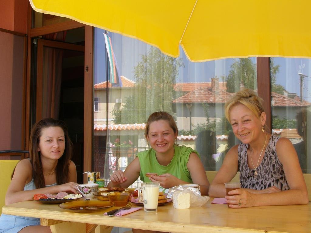 Family Hotel Kavrakovi - last minute hotel in Pavel Banya
