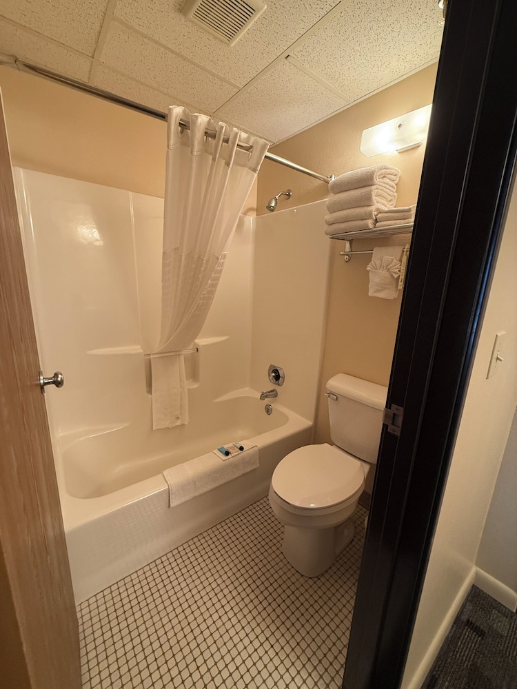 Americas Best Value Inn Torrington - photo 20