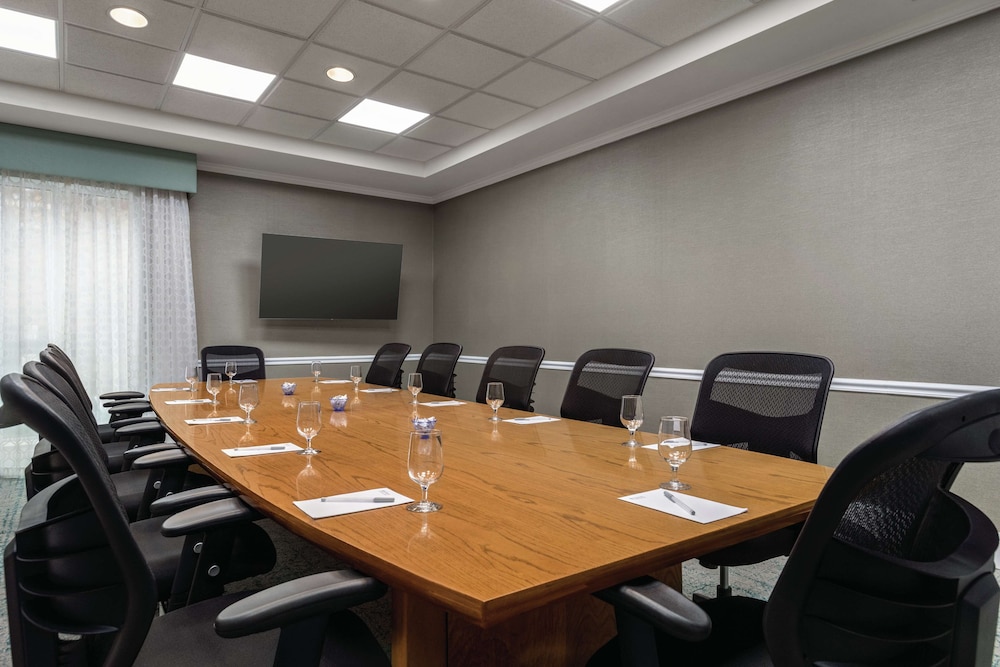 Hilton Garden Inn Bridgewater - photo 37