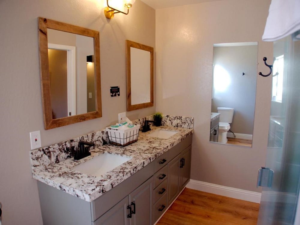 The Inn at Boatworks - photo 26