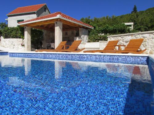 Country Home Močilo Zagvozd — 4-Star Luxury Hotel in Zagvozd, Croatia