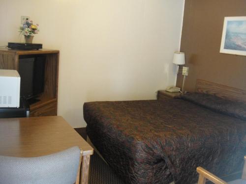 California Motel - photo 17