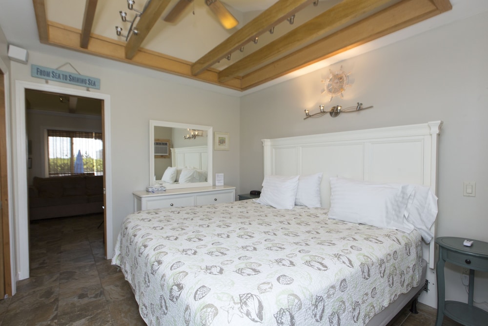 Driftwood Resort - photo 18