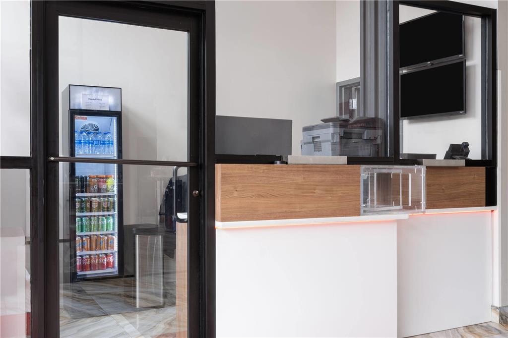 Ramada by Wyndham Brooklyn Near Flatbush - photo 2