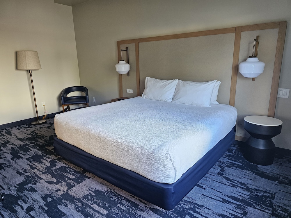 Fairfield by Marriott Inn & Suites Charleston Airport Convention Center - photo 18