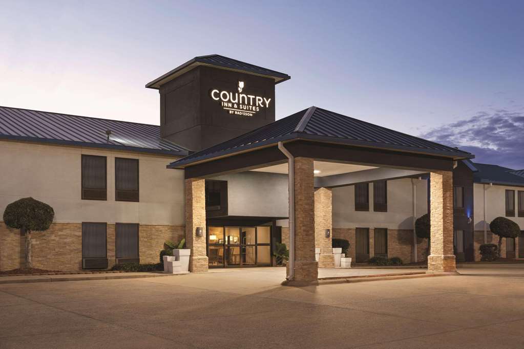 Country Inn & Suites by Radisson Bryant AR - carbon neutral hotel in Bryant