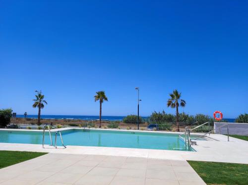 Apartamento 1º Línea De Playa Duna Beach — 4-Star Luxury Hotel in Torrox, Spain