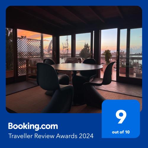 Attico Con Terrazza Sul Porticciolo Turistico di Vibo Marina — 4-Star Luxury Hotel in Vibo Valentia, Italy