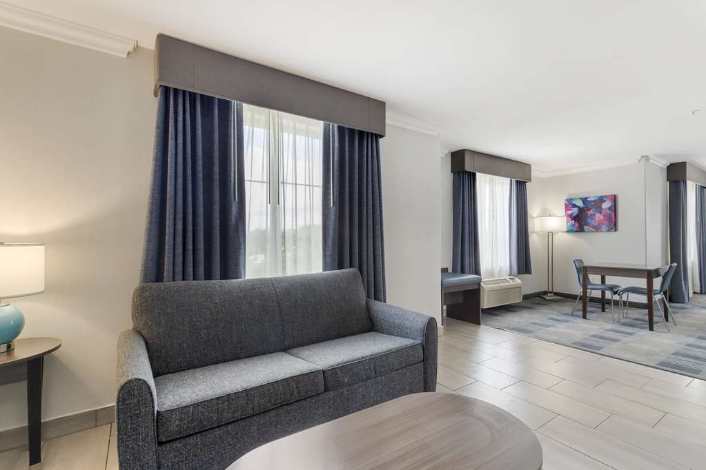 Best Western Medical Center North Inn & Suites Near Six Flags - photo 30