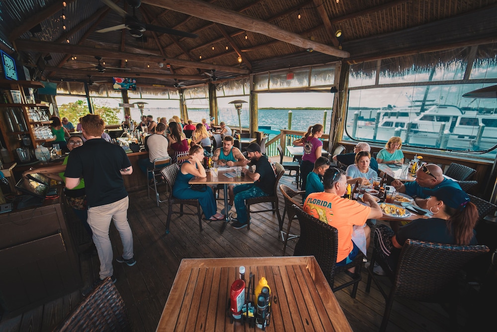 Dockside Inn & Resort - photo 37