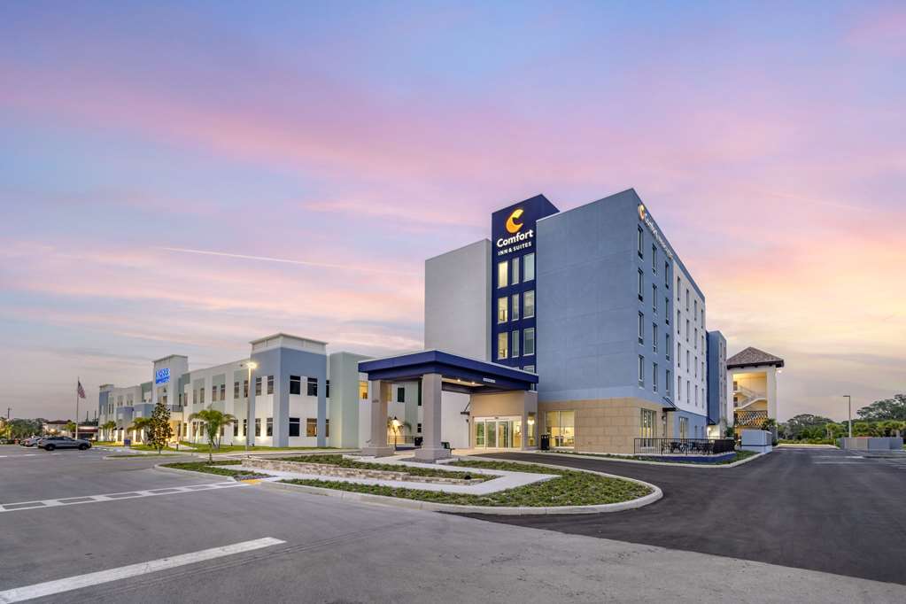 Comfort Inn & Suites New Port Richey Downtown District - photo 3